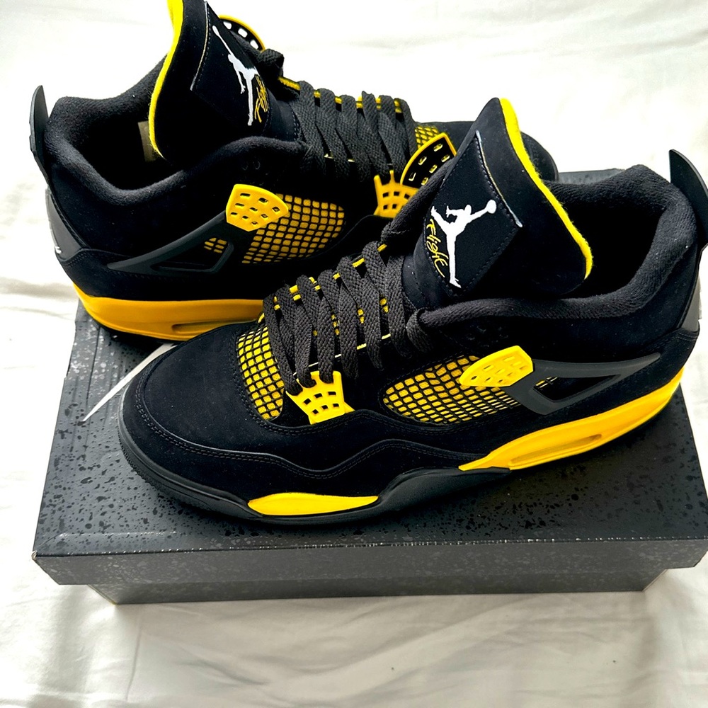 Jordan Thunder 4’s Size 10.5 New with Box